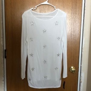 White summer top long sleeves